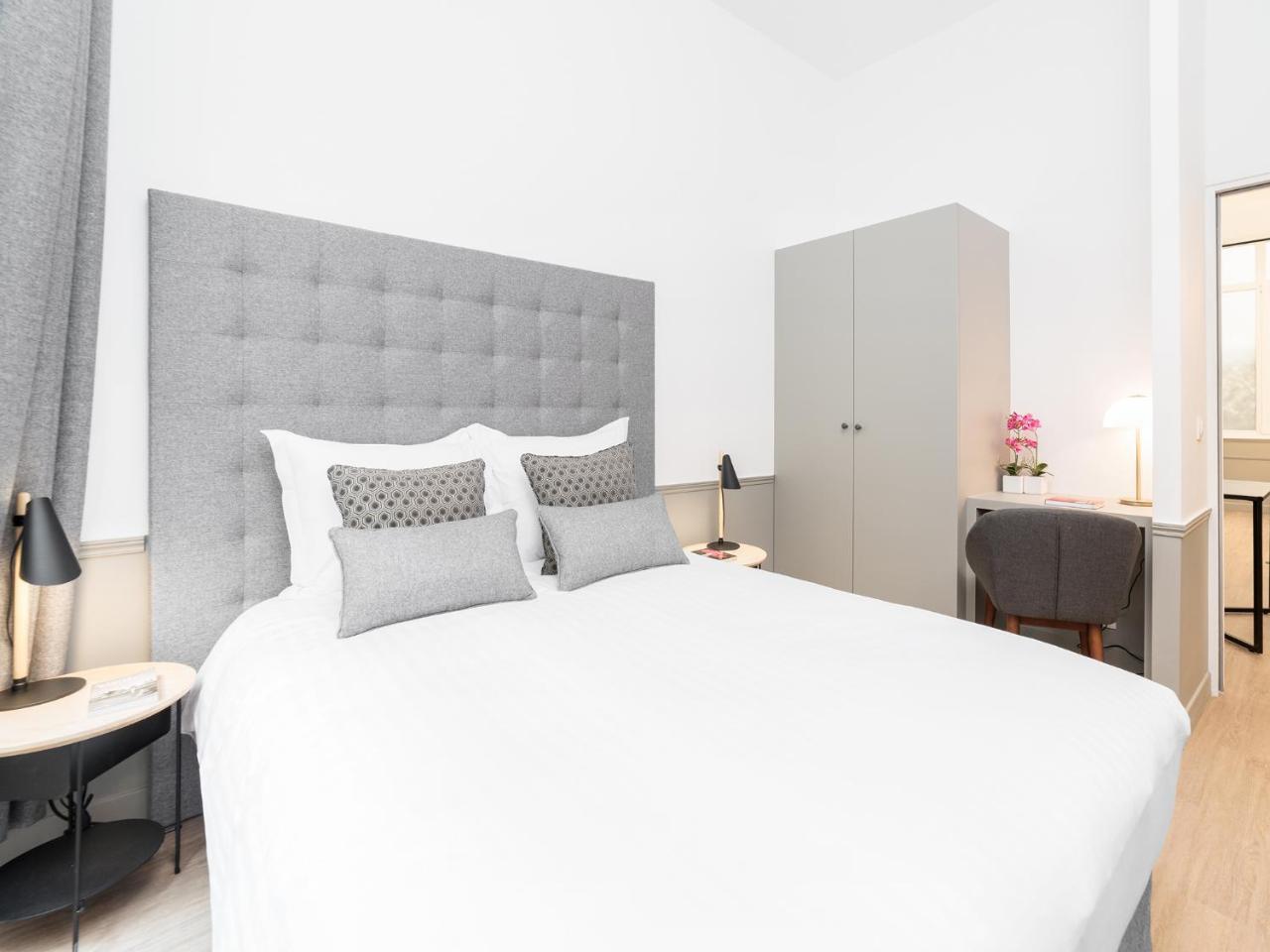 Livinparis - Luxury 3 & 4 Bedrooms Montmartre I ภายนอก รูปภาพ